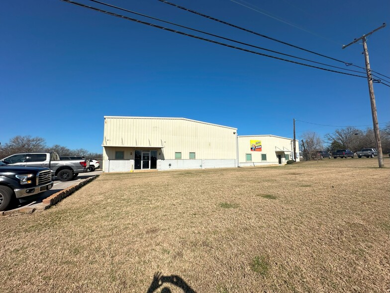 2320 E Erwin St, Tyler, TX for sale - Building Photo - Image 2 of 5