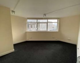 99-104 Mansel St, Swansea to rent Interior Photo- Image 1 of 5