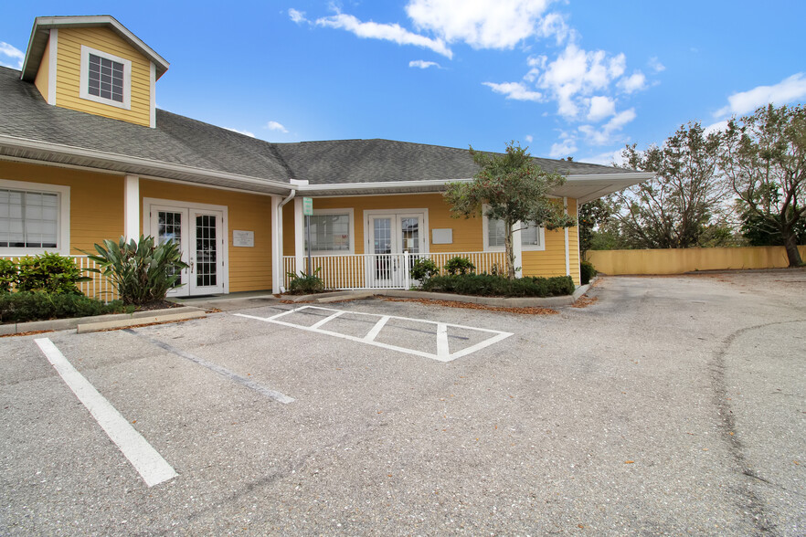 970 Kings Hwy, Port Charlotte, FL for rent - Building Photo - Image 3 of 44