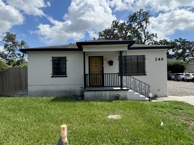 246 W Hillsborough Ave, Tampa, FL for rent - Building Photo - Image 2 of 8