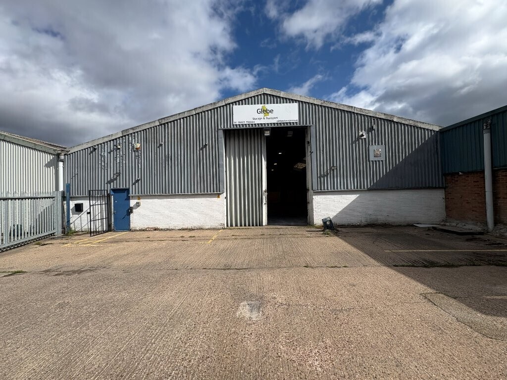 Cross Dr, Nottingham to rent Building Photo- Image 1 of 6