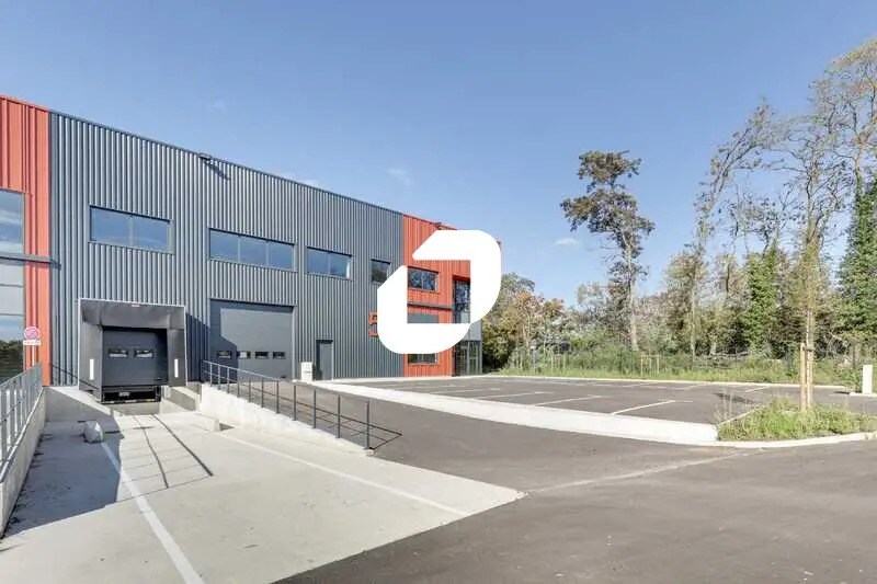 Office in SAINT-OUEN-L'AUMONE to rent Building Photo- Image 1 of 21