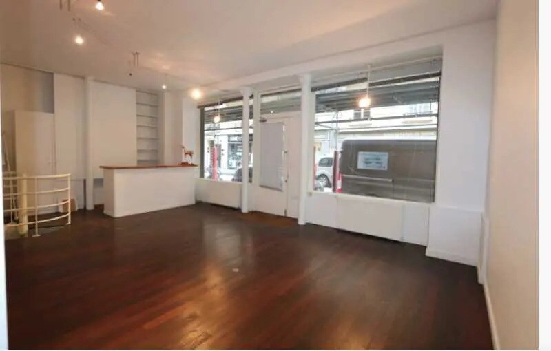 Retail in Paris for sale - Interior Photo - Image 2 of 14