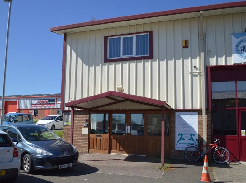 Clovelly Rd, Bideford for sale - Primary Photo - Image 1 of 1