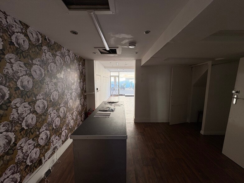 23 George St, Hove to rent - Building Photo - Image 3 of 7