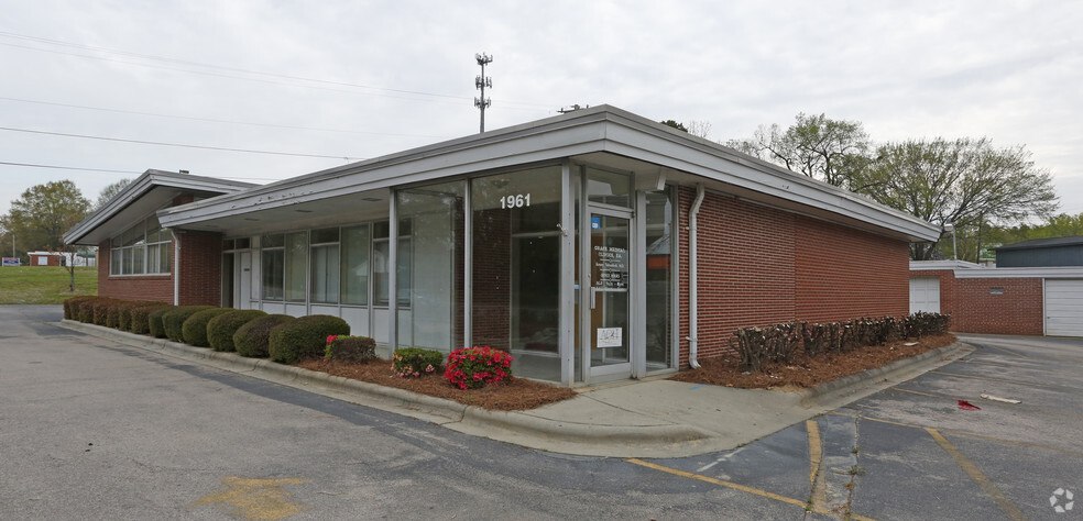 1961 Dale Earnhardt Blvd, Kannapolis, NC for sale - Primary Photo - Image 1 of 1