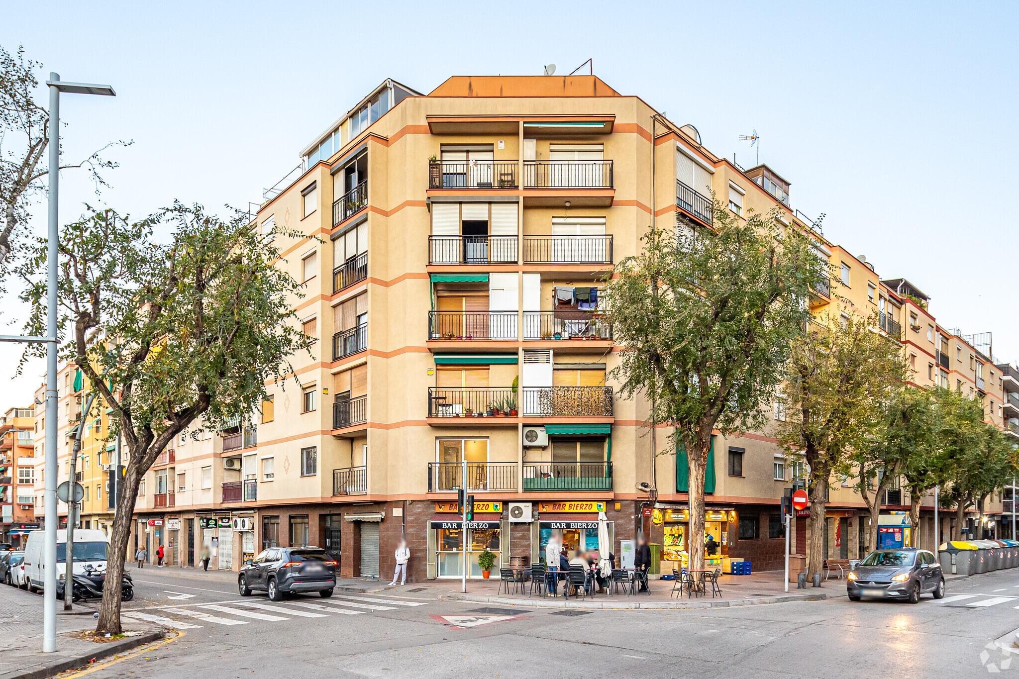 Build-to-Rent in Santa Coloma de Gramenet, Barcelona for sale Primary Photo- Image 1 of 3