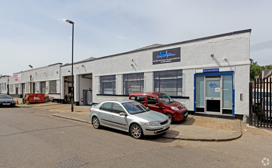 182B-182C Park Ave, London for sale - Primary Photo - Image 1 of 1