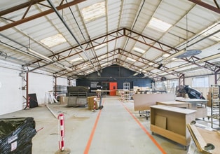 169-173 Obins Street, Craigavon to rent Interior Photo- Image 1 of 13