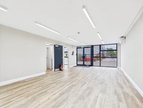 White House Rd, Ipswich to rent Interior Photo- Image 2 of 3
