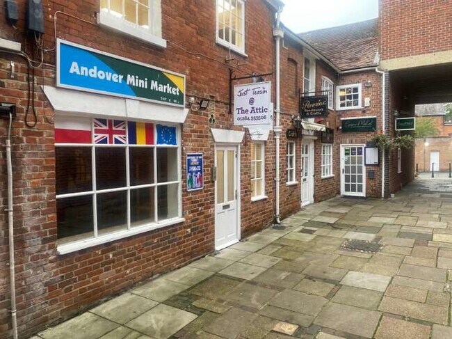 More details for 2 Shaws Walk, Andover - Retail to Rent
