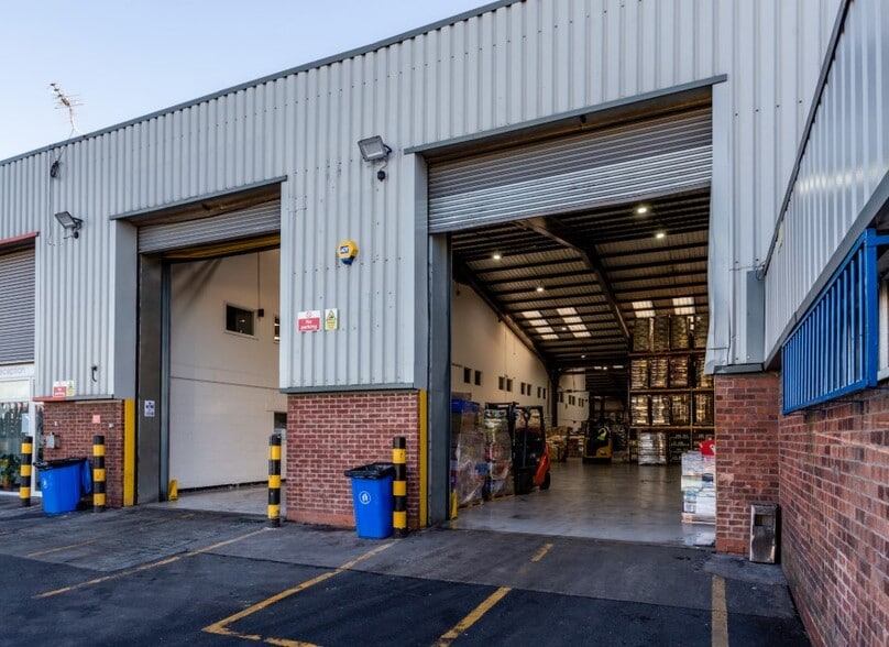 Wharfdale Rd, Birmingham to rent - Building Photo - Image 2 of 17