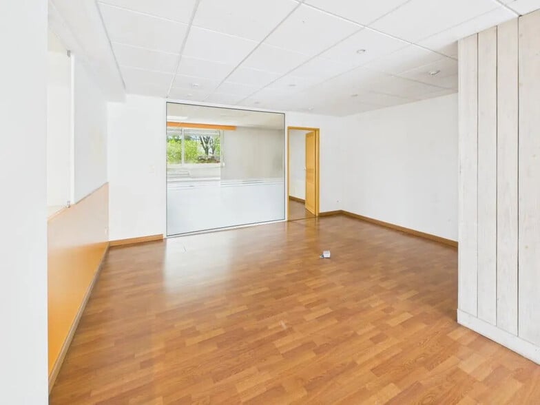 Office in Lyon for sale - Interior Photo - Image 3 of 8