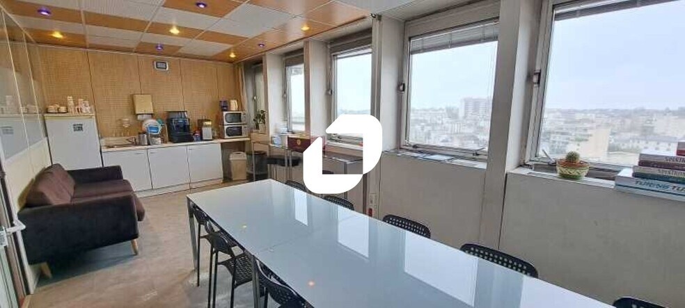 Office in Paris for sale - Interior Photo - Image 2 of 4
