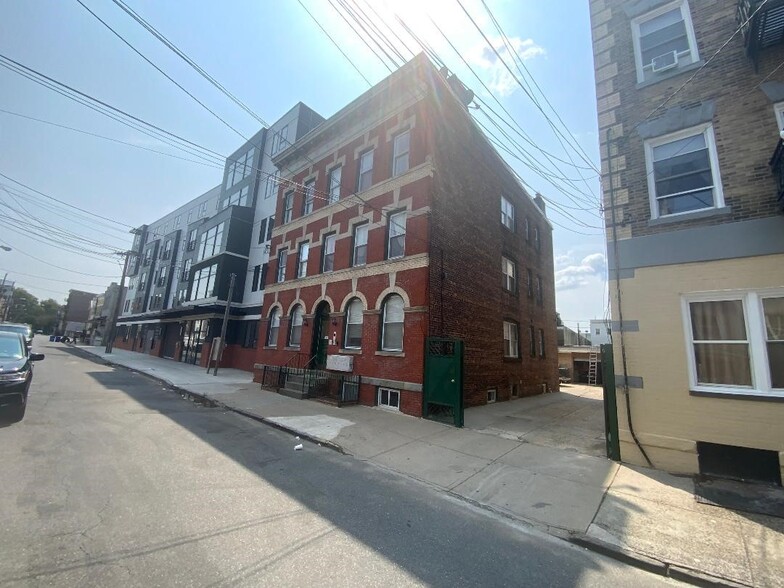 269-271 E Kinney St, Newark, NJ for sale - Building Photo - Image 1 of 4