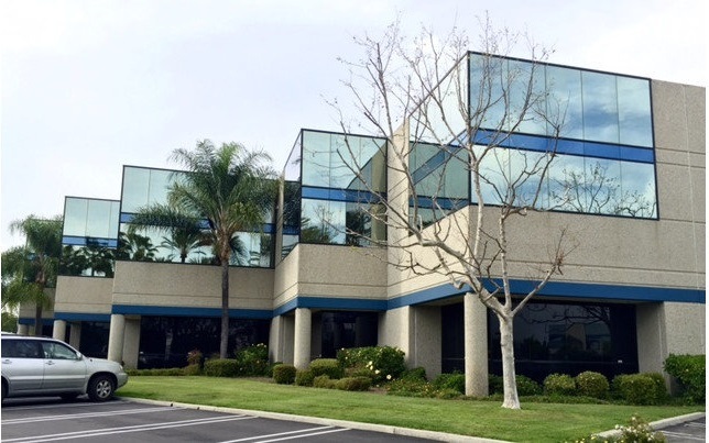 13875 Cerritos Corporate Dr, Cerritos, CA for rent - Building Photo - Image 2 of 4