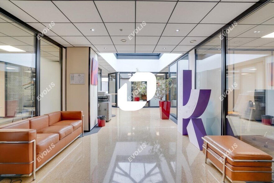 Office in Villiers-sur-Marne to rent - Interior Photo - Image 2 of 8