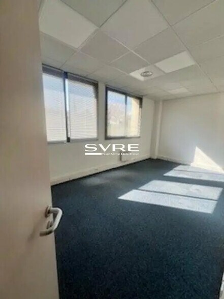 Office in Marseille to rent - Interior Photo - Image 3 of 13
