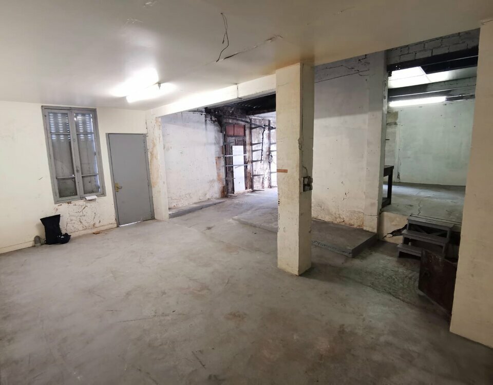 Industrial in Paris to rent Building Photo- Image 1 of 7