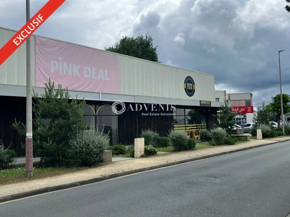 Location Commerce 125 m² - Photo 1