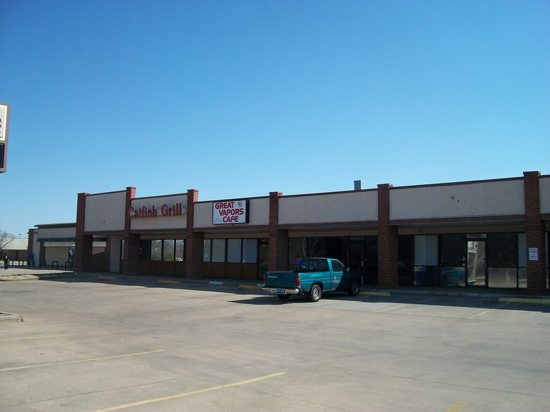 1505 Southwest Pky, Wichita Falls, TX for rent - Building Photo - Image 3 of 5