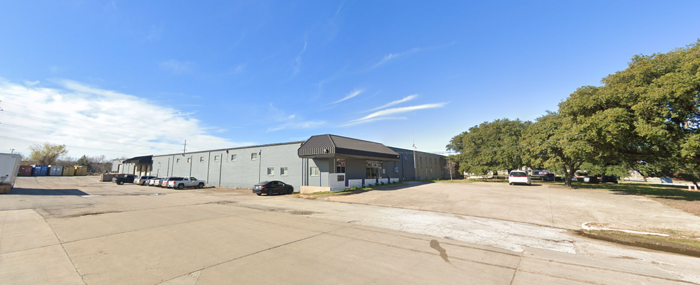 8221 Chancellor Row, Dallas, TX for rent - Building Photo - Image 1 of 18