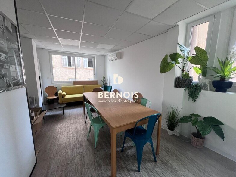 Office in Toulon for sale - Building Photo - Image 1 of 12