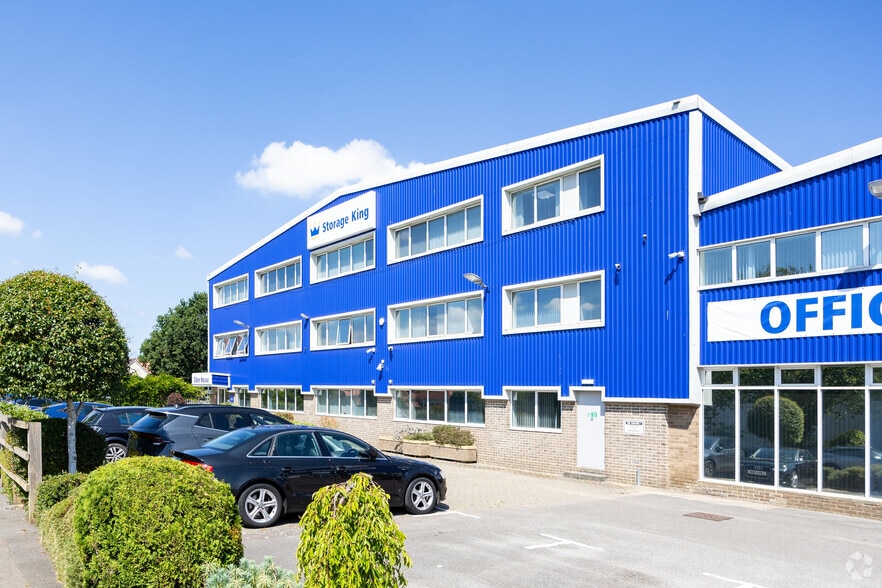 Enterprise Way, Edenbridge to rent - Building Photo - Image 2 of 3