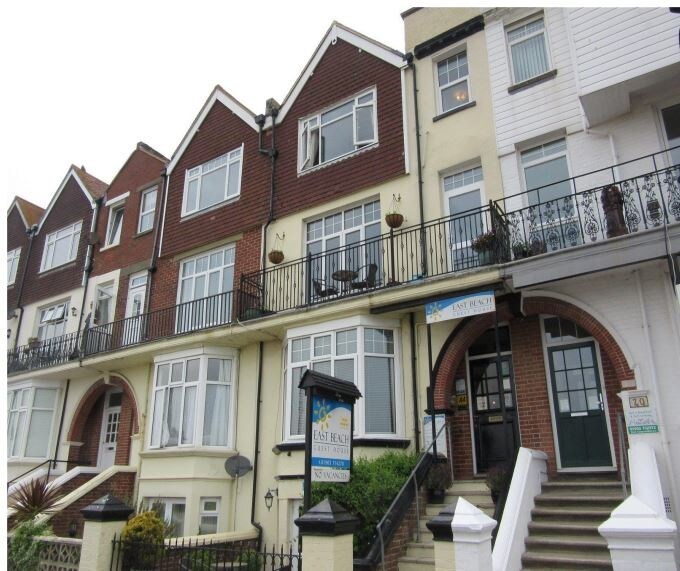 71 South Ter, Littlehampton for sale Primary Photo- Image 1 of 1