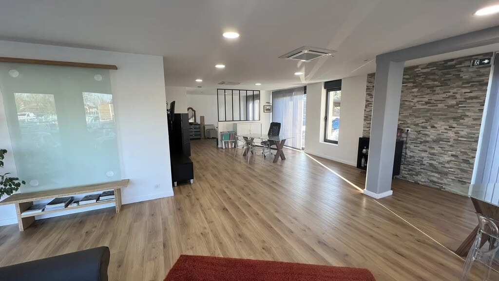Location Bureaux 80 m² - Photo 1