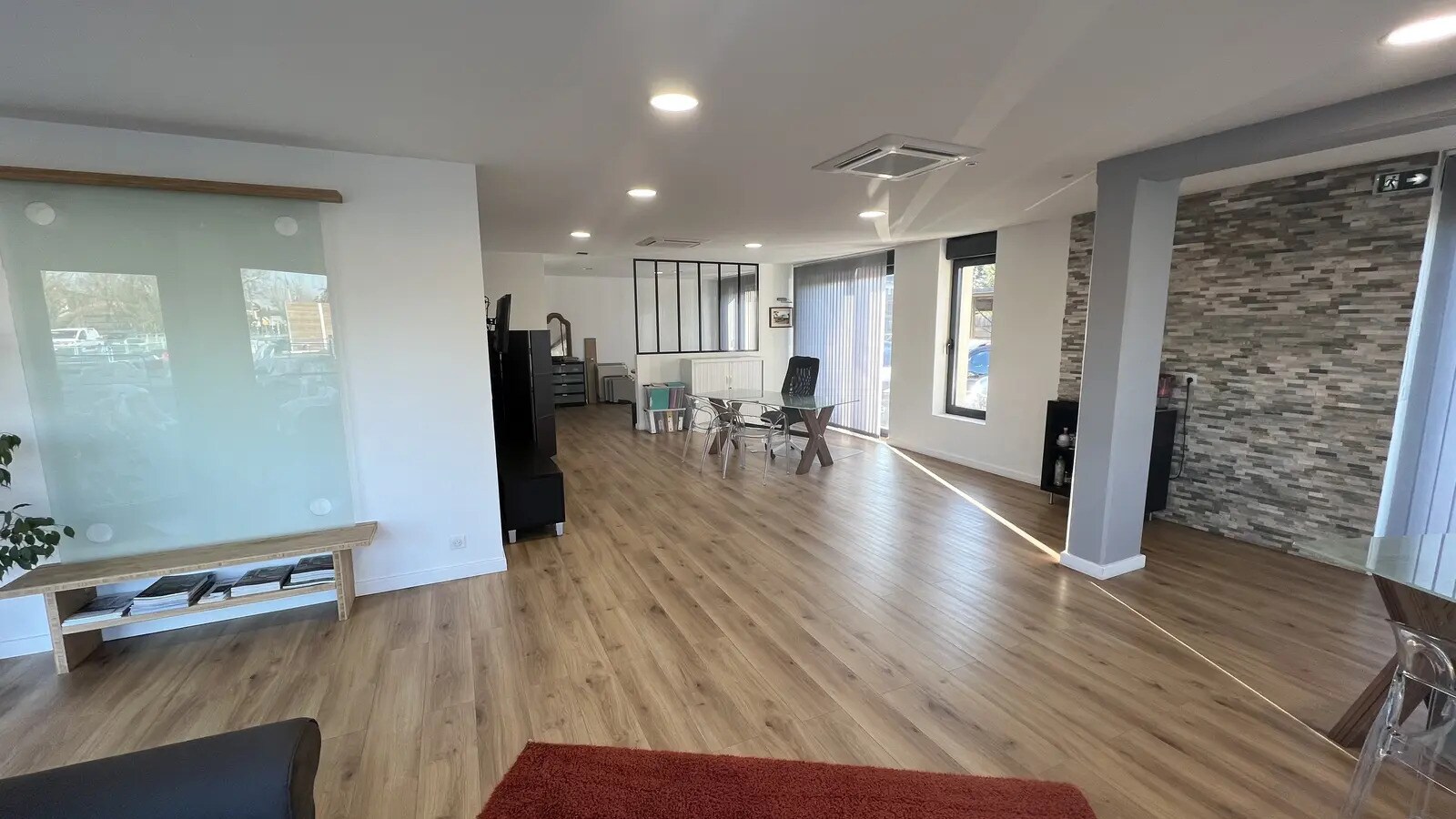 Office in Eysines to rent Interior Photo- Image 1 of 6