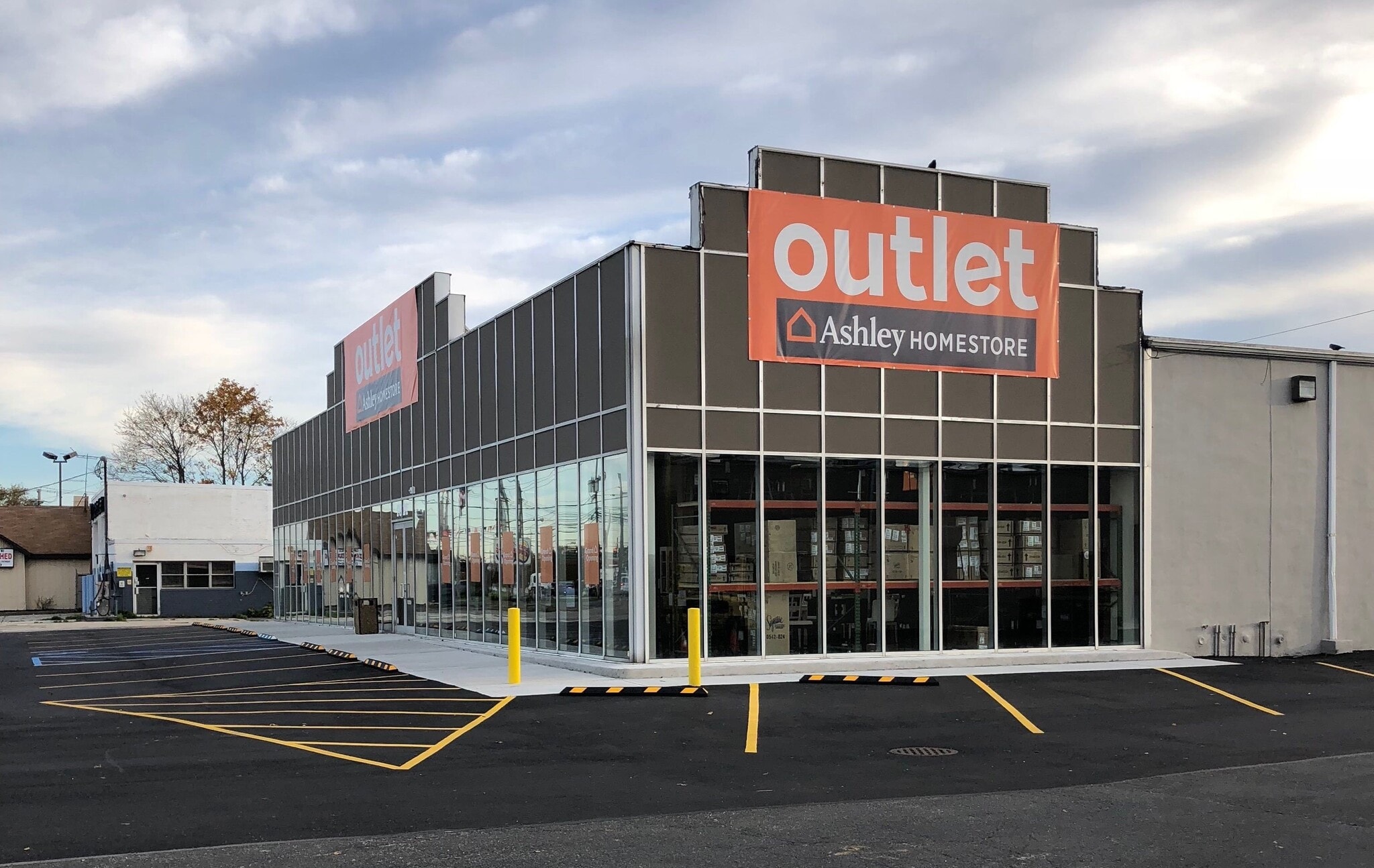 1821 Broad Hollow Rd, Farmingdale, NY to rent Building Photo- Image 1 of 6