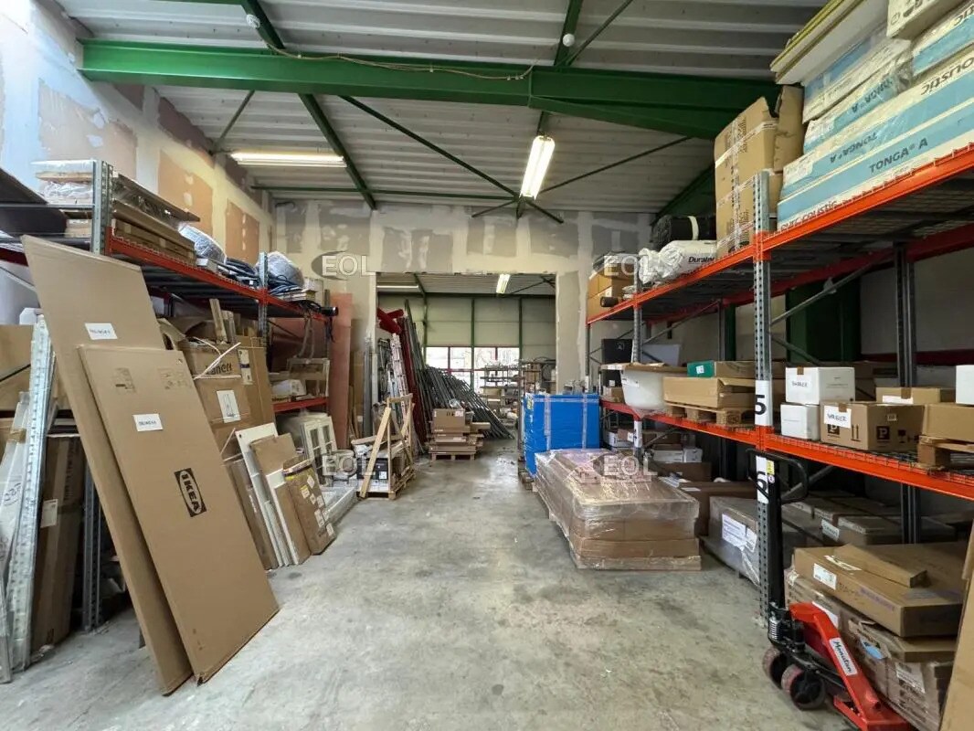 Industrial in Saint-Thibault-des-Vignes for sale Interior Photo- Image 1 of 10