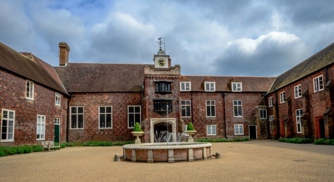 Bishops Ave, London for sale Building Photo- Image 1 of 1