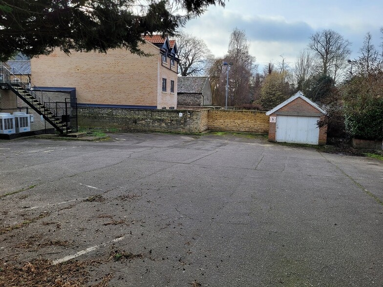 4 Bridge St, Thetford to rent - Building Photo - Image 2 of 2