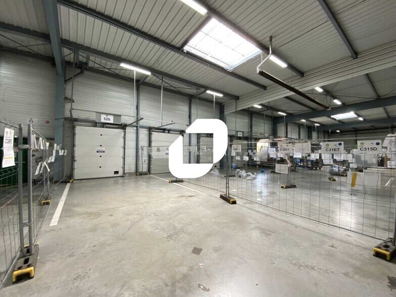 Industrial in Mitry-Mory to rent - Interior Photo - Image 3 of 8