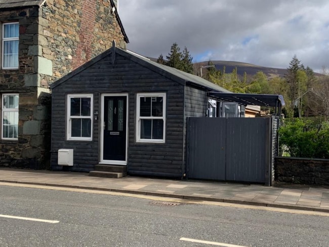 More details for 92 Main St, Keswick - Office for Sale