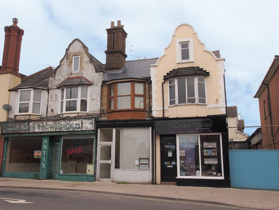 17 Queen St, Horsham for sale Primary Photo- Image 1 of 1