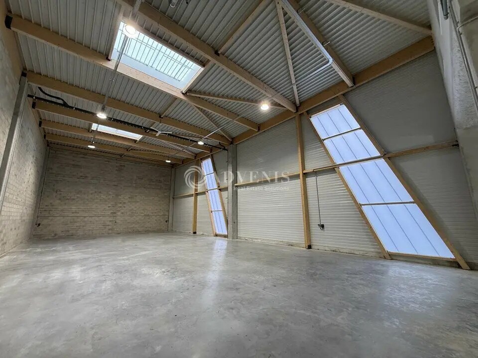 Light Industrial in Lognes to rent Building Photo- Image 1 of 13