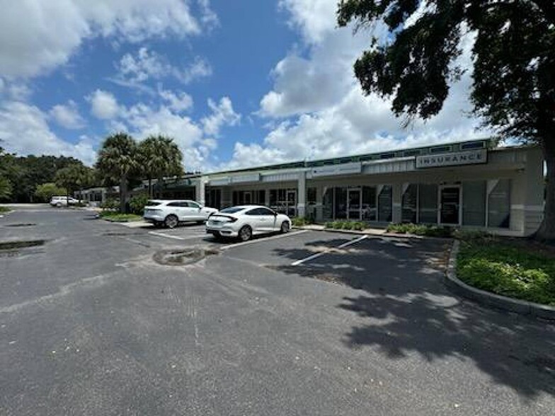 9065 Belcher Rd, Pinellas Park, FL for rent - Building Photo - Image 2 of 7