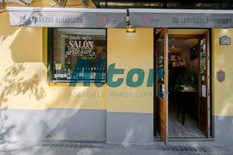 Retail in Madrid, Madrid to rent Interior Photo- Image 2 of 29