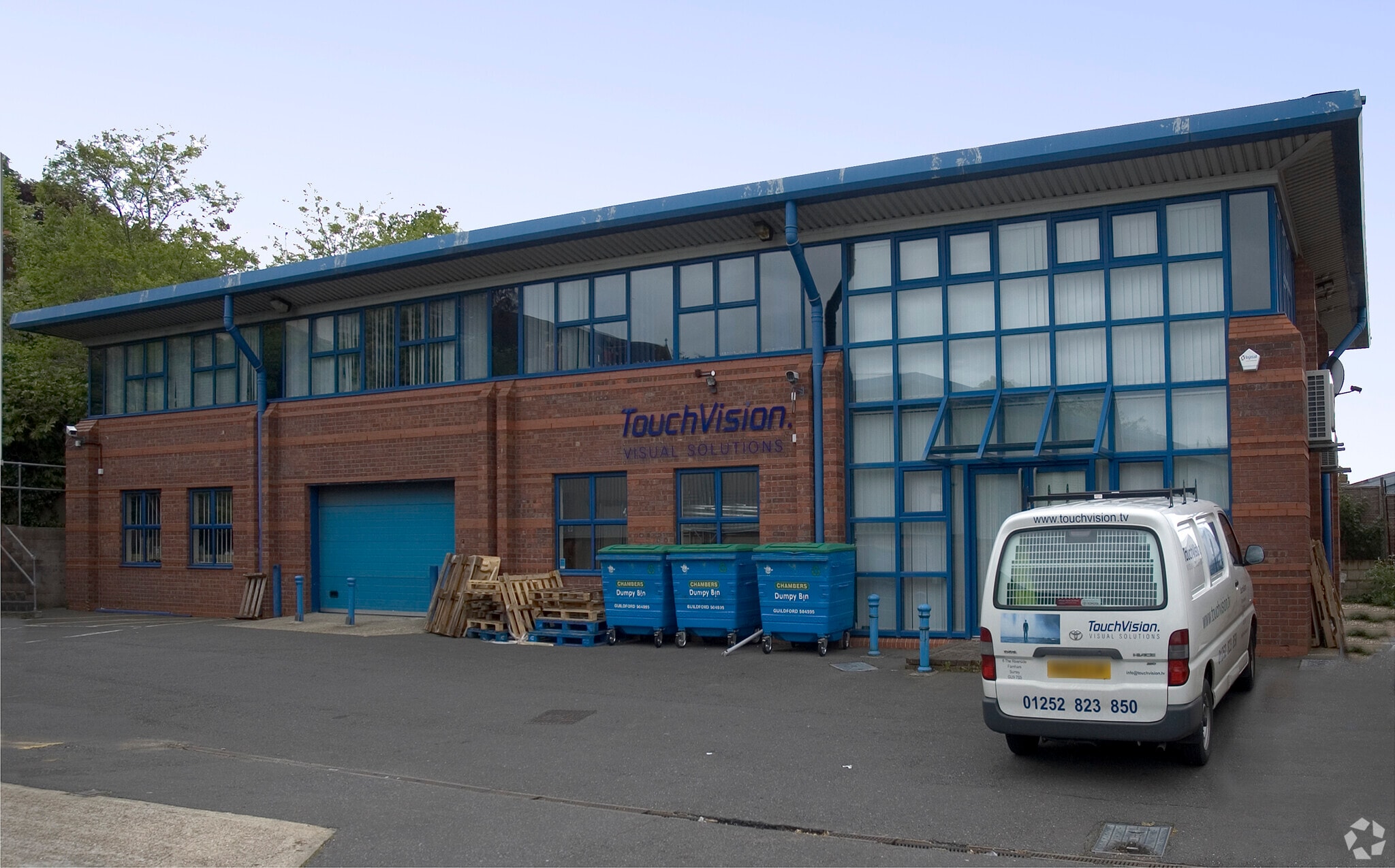 Dogflud Way, Farnham to rent Primary Photo- Image 1 of 4