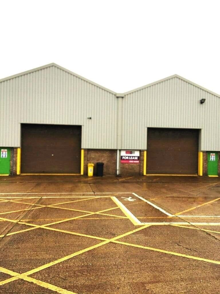 Horn Hl, Lowestoft to rent Building Photo- Image 1 of 5