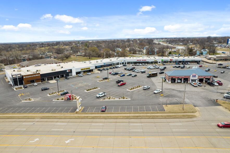 1005-1205 E Kenosha St, Broken Arrow, OK for sale - Primary Photo - Image 1 of 1