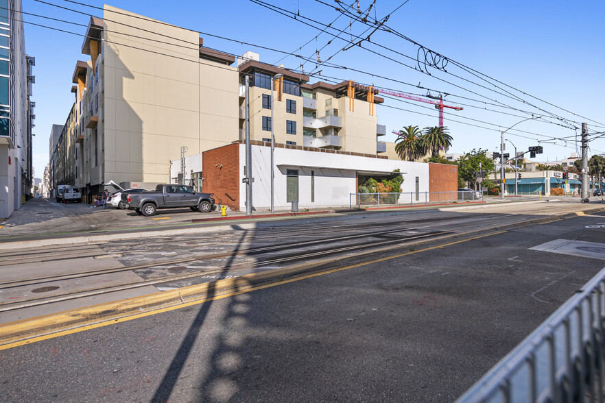 525 Colorado Ave, Santa Monica, CA for rent - Building Photo - Image 2 of 6