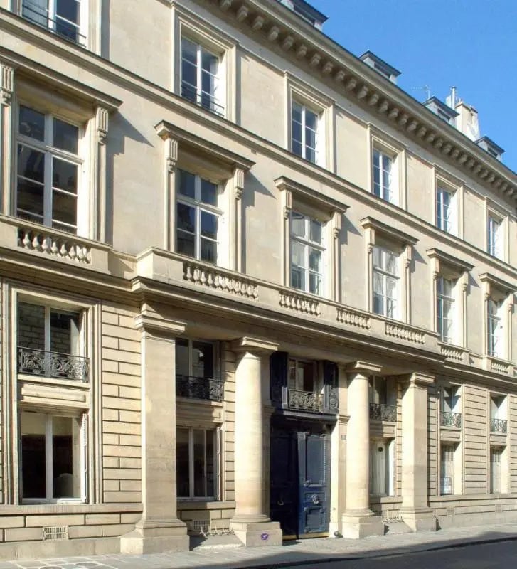 Location Bureaux 139 m² - Photo 1