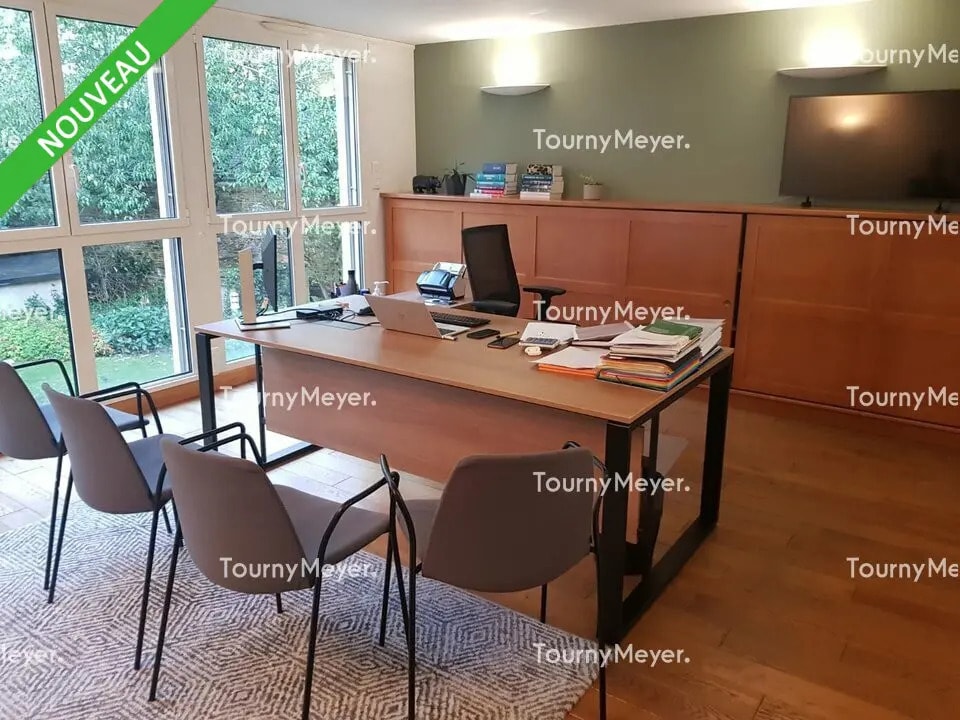 Location Bureaux 125 m² - Photo 1
