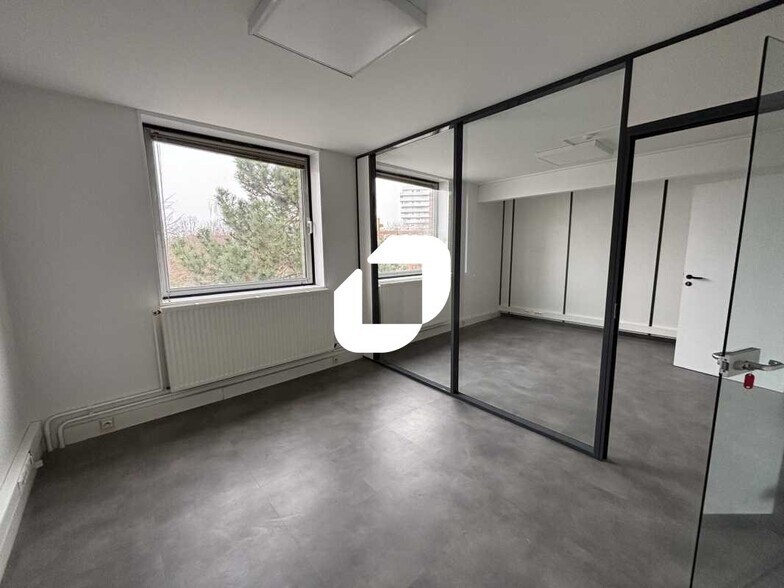 Office in Évry-Courcouronnes for sale - Interior Photo - Image 1 of 13