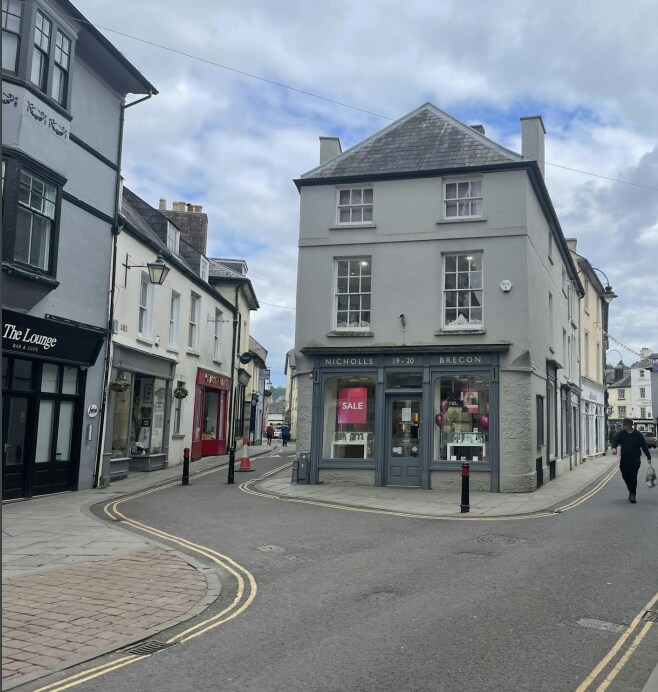 19-20 High St, Brecon for sale Primary Photo- Image 1 of 2