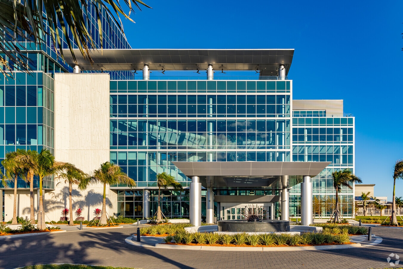 5411-skycenter-dr-tampa-33607-skycenter-one-loopnet-uk